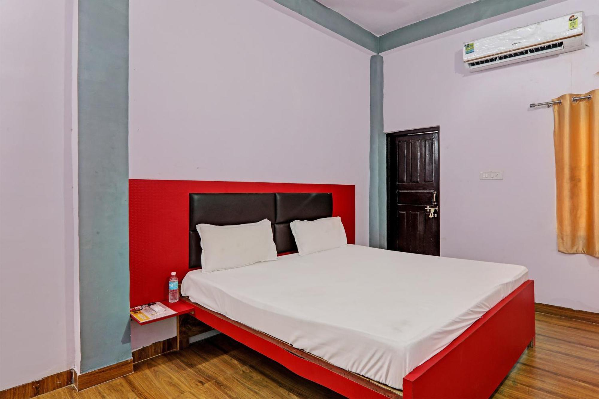 Oyo Hotel Crown Lucknow Exterior foto